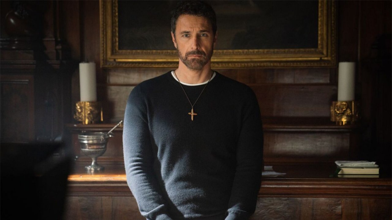 Raoul Bova in Don Matteo 14