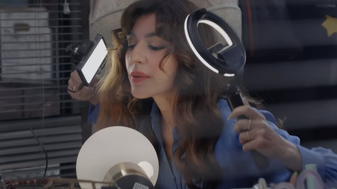 Una foto di the paper