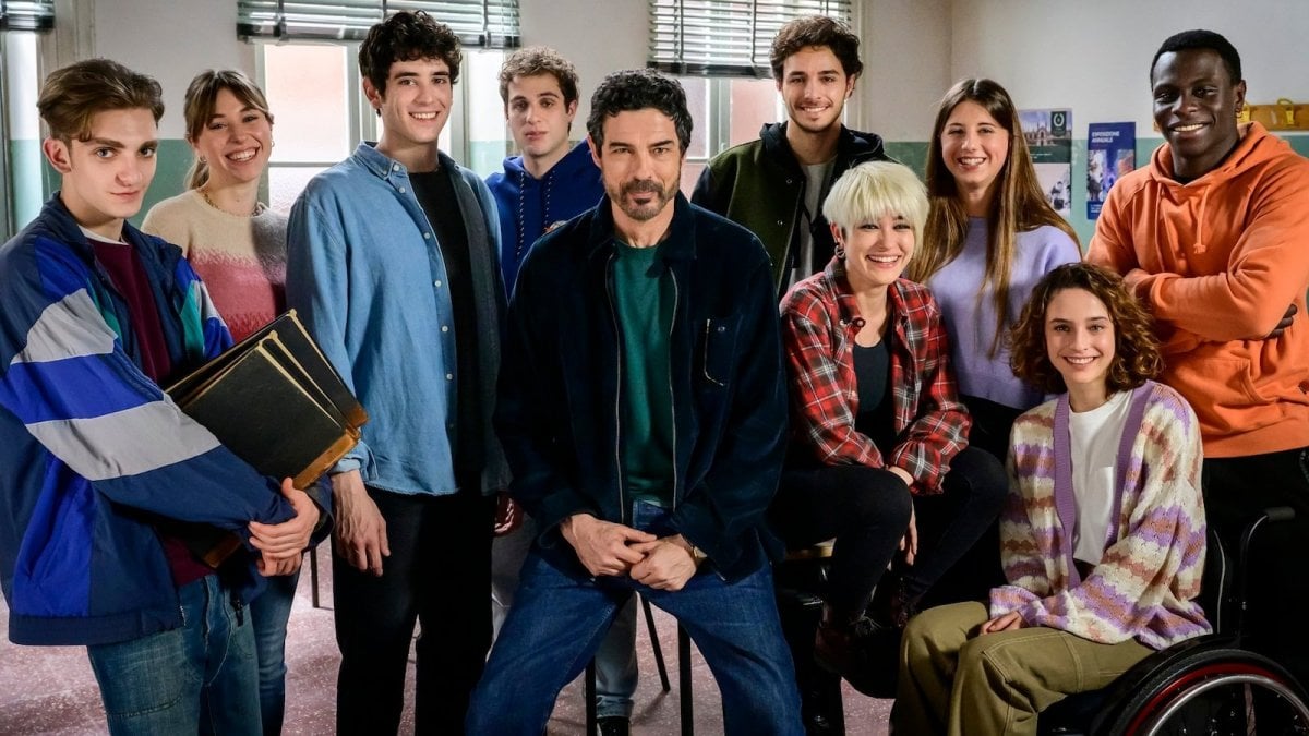 un professore 2 con alessandro gassmann torna da stasera su rai 1 in replica ricordate cos era successo