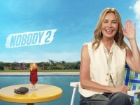 Io sono nessuno 2, Connie Nielsen: 'Oggi ci rifuggiamo nella nostra infanzia. Bob Odenkirk? Una meraviglia'