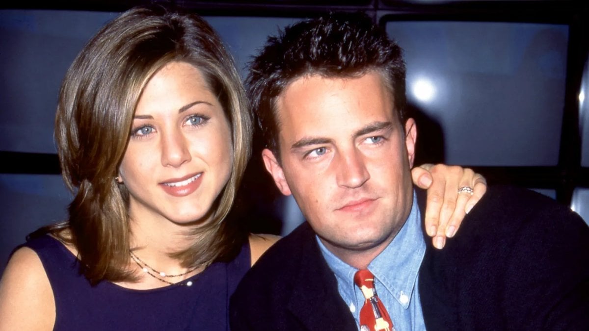 jennifer aniston ricorda matthew perry lo piangevamo anche prima della sua morte adesso non soffre pi249