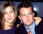 Jennifer Aniston ricorda Matthew Perry: 'Lo piangevamo anche prima della sua morte. Adesso non soffre più'