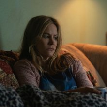 La notte arriva sempre: Jennifer Jason Leigh in una foto