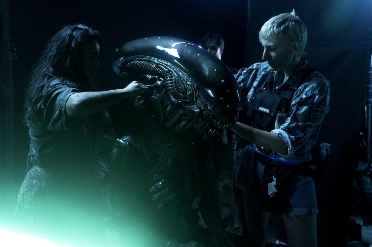 Alien: Pianeta Terra, dietro le quinte della serie: il terrore di vedere uno Xenomorfo Alien: Pianeta Terra, dietro le quinte della serie: il terrore di vedere uno Xenomorfo