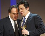 Oliver Stone torna alla regia dopo 10 anni: Benicio Del Toro star di un nuovo progetto girato in Italia