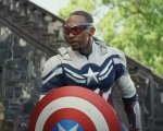 Avengers: Doomsday, Anthony Mackie avvistato mentre bacia una donna misteriosa sul set di Londra