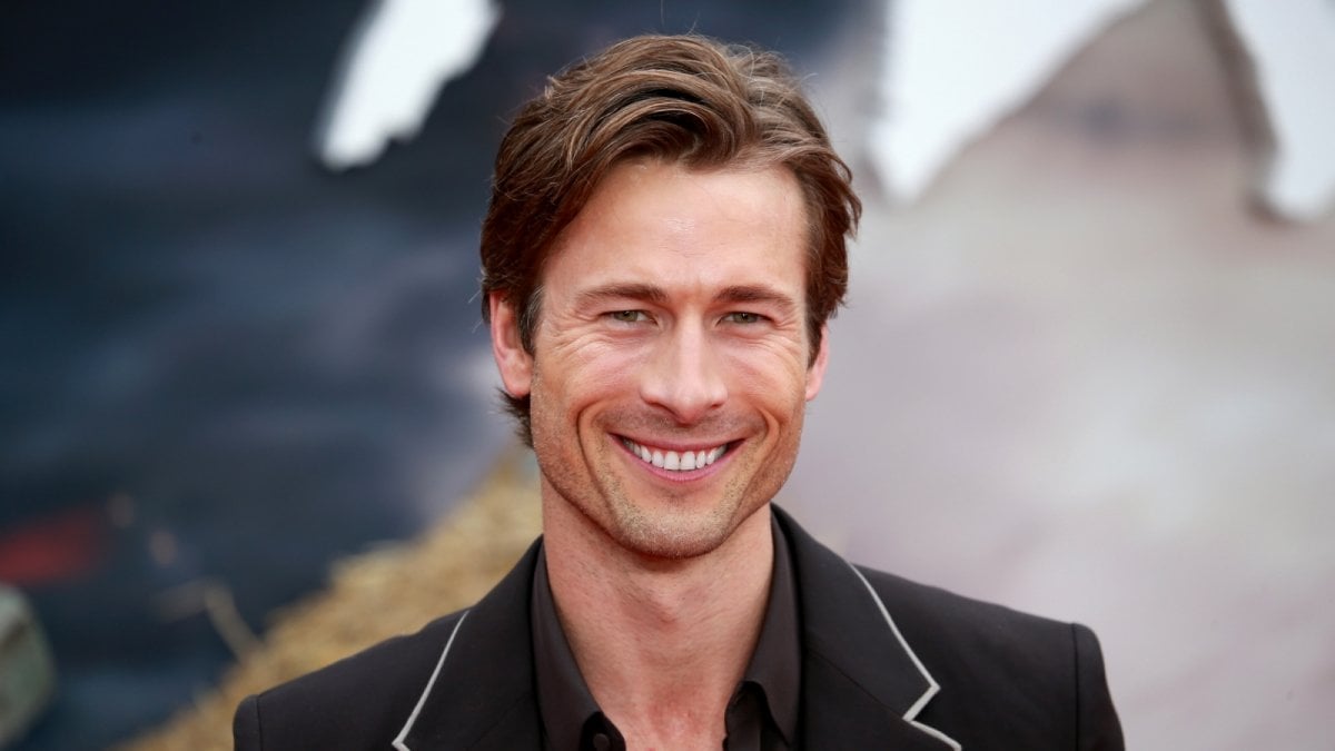 glen powell il remake di the running man di edgar wright posticipato ecco quando esce
