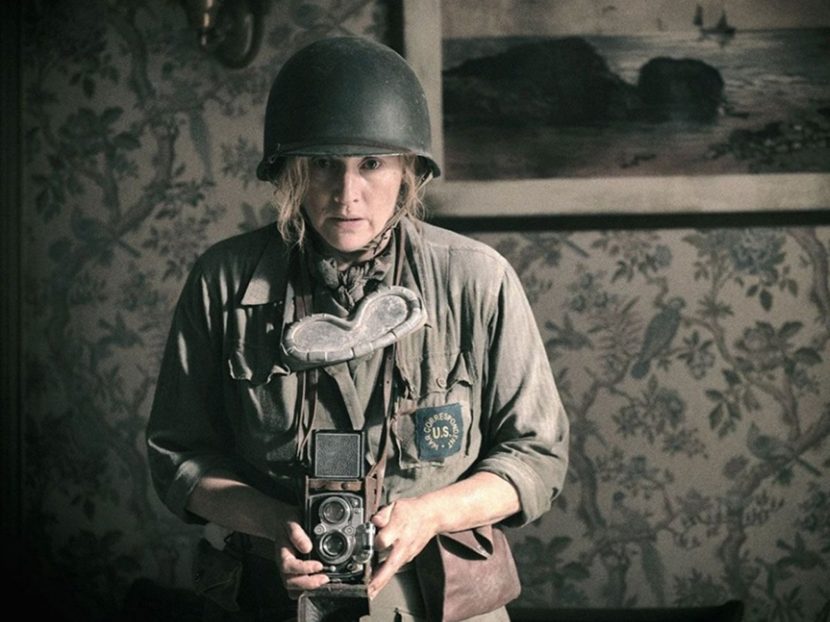 lee miller il blu ray esalta l incredibile performance di kate winslet fotografa di guerra