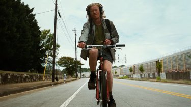 Bugonia Jesse Plemons Scena