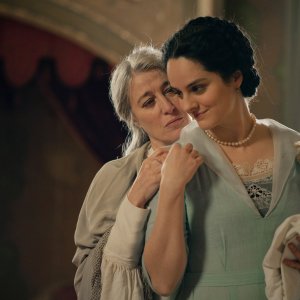 Duse: Valeria Bruni Tedeschi, Noémie Merlant in una foto