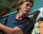 Austin Butler rischia una costola sul set di Caught Stealing: Darren Aronofsky l'ha messo a dura prova