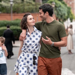 Emily in Paris: Lily Collins insieme a Eugenio Franceschini nella quinta stagione