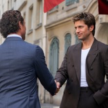 Emily in Paris: una foto di William Abadie e Lucas Bravo