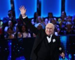 Pippo Baudo, i funerali oggi in Sicilia: dove e a che ora seguirli in diretta TV e in streaming