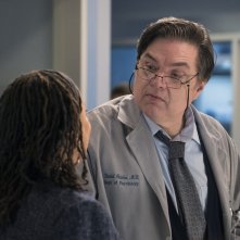 Oliver Platt: dottor Daniel Charles