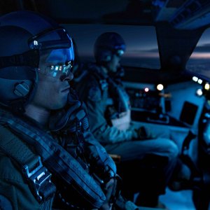 A House of Dynamite, un pilota in una scena del film