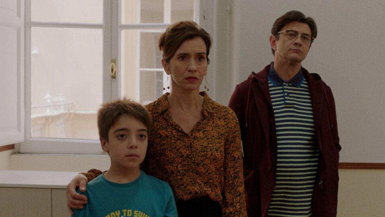 Il giovanissimo Andrea Migliucci con Teresa Saponangelo e Vinicio Marchioni