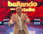Ballando con le stelle 2025: chi sostituirà Paolo Belli? Viene dal mondo del nuoto ma non è la Pellegrini
