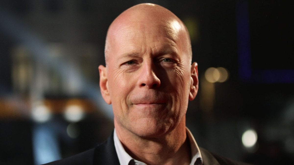 bruce willis 232 in buona salute ma il cervello lo sta abbandonando confessa la moglie emma heming willis