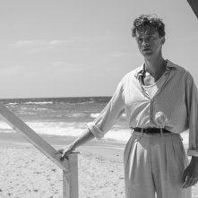 Lo straniero: Benjamin Voisin in una foto