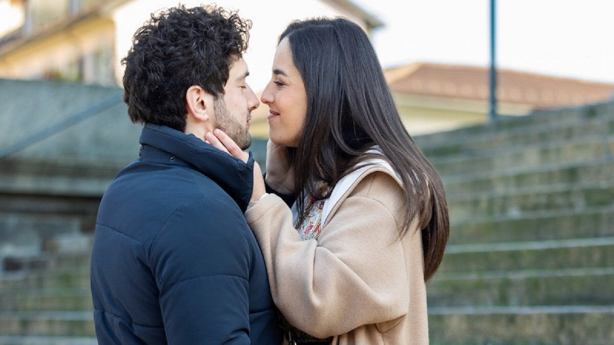 Un Posto al Sole, anticipazioni 27 agosto: Niko vuole fare la grande proposta a Manuela Un Posto al Sole, anticipazioni 27 agosto: Niko vuole fare la grande proposta a Manuela