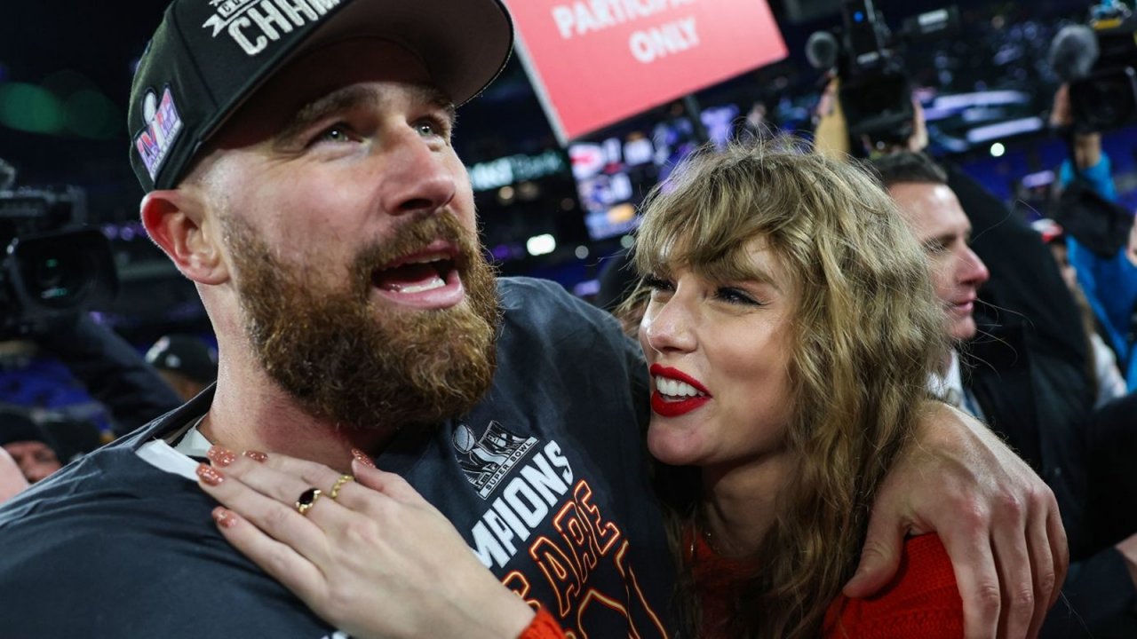 Una foto di Taylor Swift e Travis Kelce