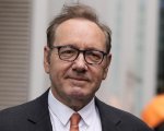 Kevin Spacey torna alla regia con un film sci-fi, ma lo sceneggiatore russo è accusato di frode