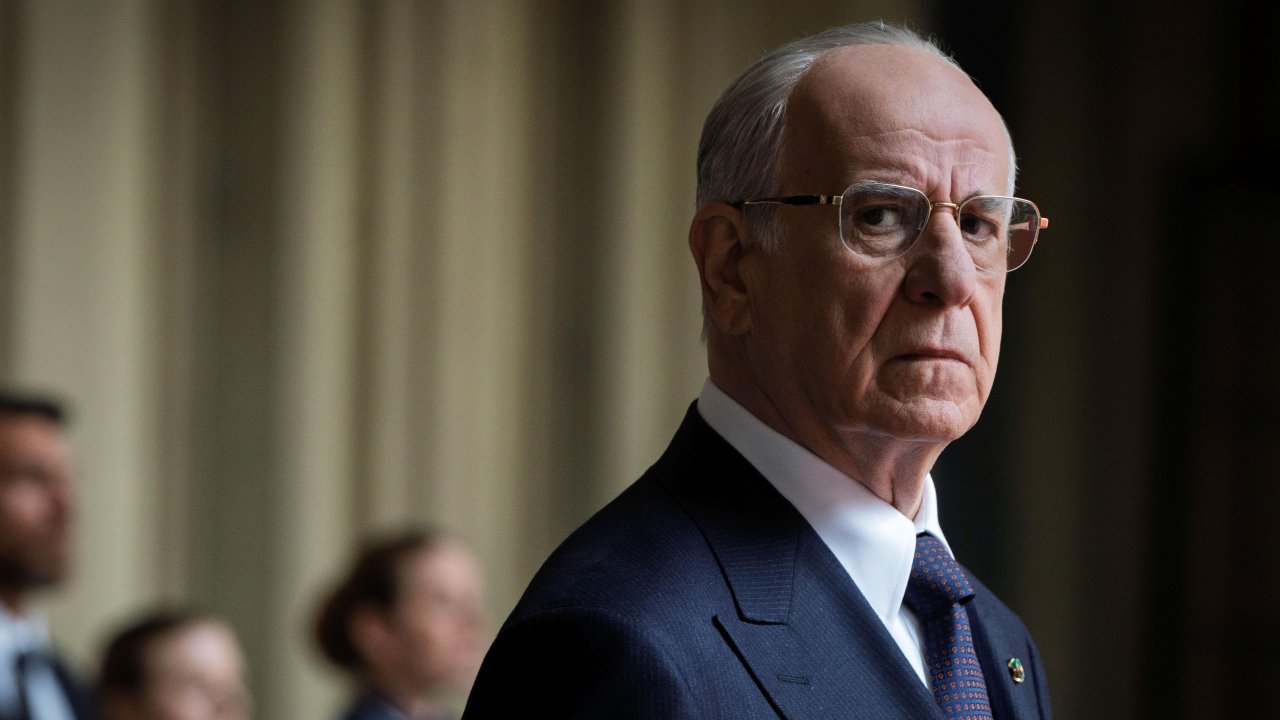 Toni Servillo in una scena de La grazia