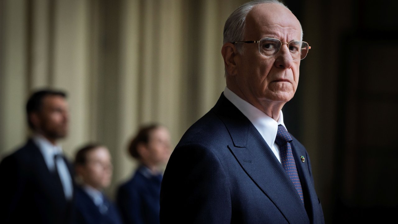 Toni Servillo in una scena de La Grazia