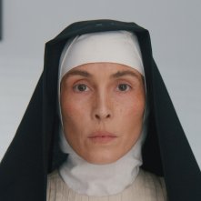 Teresa - La madre degli ultimi: Noomi Rapace in una scena del film