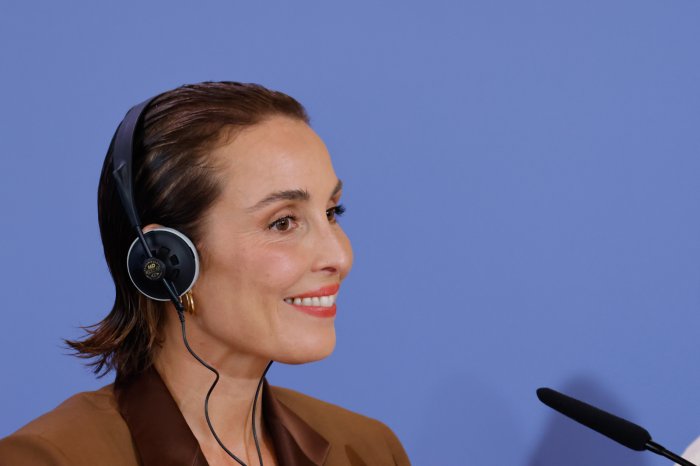 Noomi Rapace è una Madre Teresa furente in Teresa: 'L'aborto è un diritto che non dobbiamo perdere'