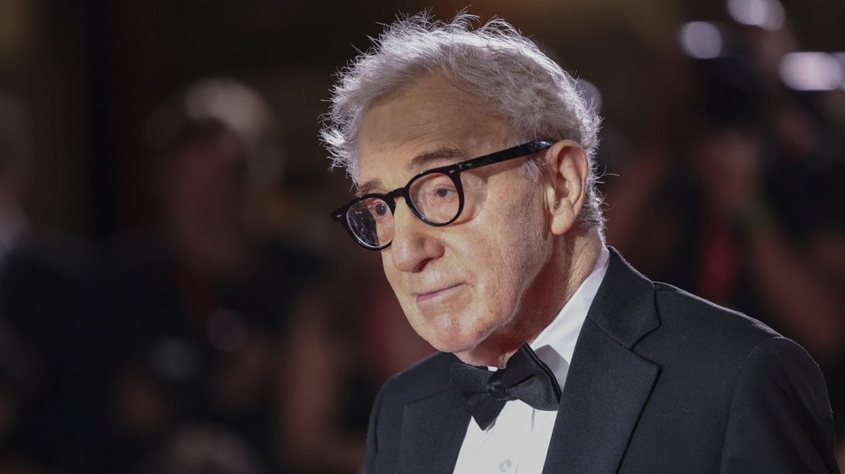 Woody Allen si difende sulla questione Russia: "Zittire il dibattito tra artisti non è mai la risposta giusta" Woody Allen si difende sulla questione Russia: "Zittire il dibattito tra artisti non è mai la risposta giusta"