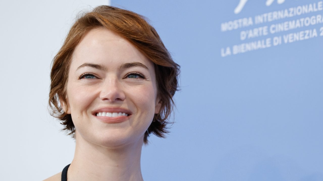 Primo piano di Emma Stone alla Mostra del Cinema di Venezia