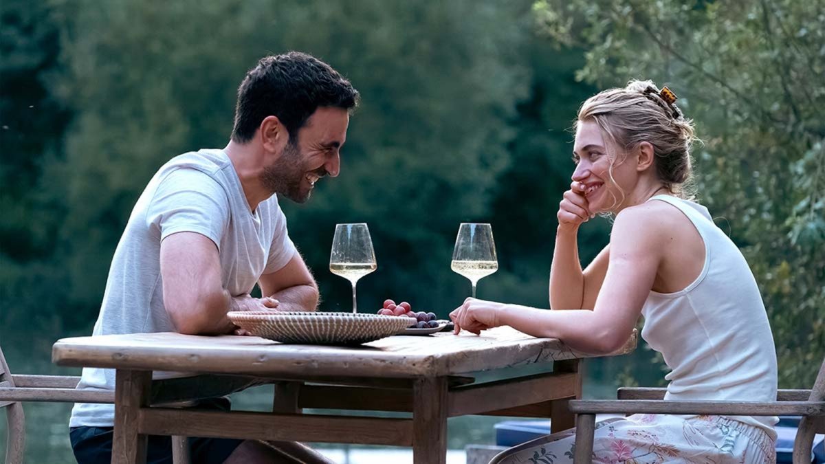 Imogen Poots e la star di Ted Lasso Brett Goldstein sono anime gemelle nel trailer di All of you