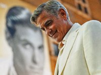 Jay Kelly, la recensione: George Clooney e Netflix in una riflessione leggera sulla vacuità dello Star System