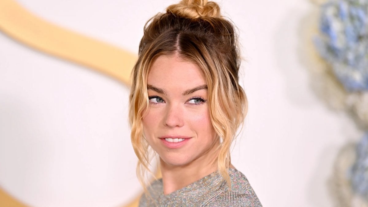 Milly Alcock, star di Supergirl, sarà la protagonista della dark comedy Thumb Milly Alcock, star di Supergirl, sarà la protagonista della dark comedy Thumb