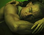 Monster: La storia di Ed Gein divide la critica, ma debutta in vetta alle classifiche Netflix