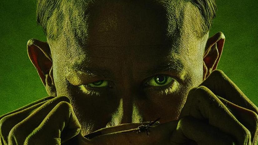 Charlie Hunnam nei panni di Ed Gein