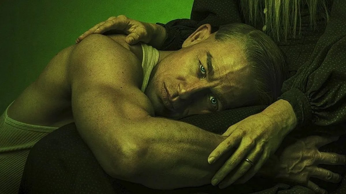 charlie hunnam 232 ed gein nei poster della stagione 3 di mostro che svelano la data di uscita degli episodi