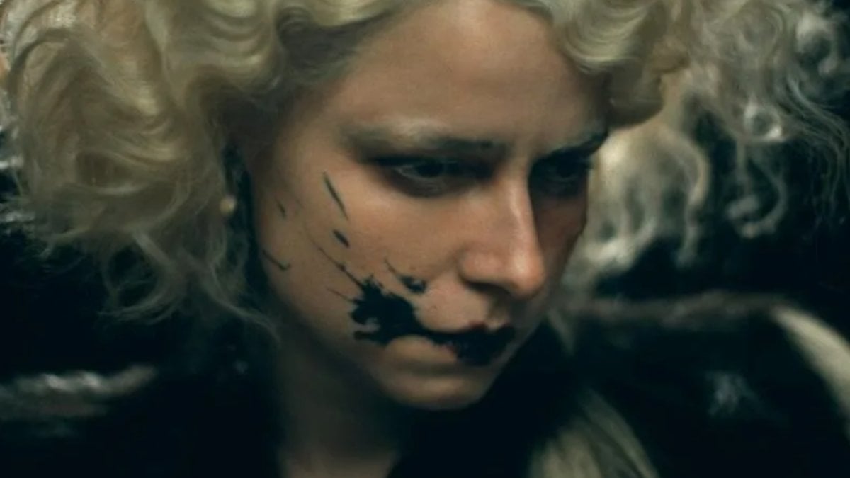 The Bride: svelato il rating ufficiale del nuovo film di Maggie Gyllenhaal The Bride: svelato il rating ufficiale del nuovo film di Maggie Gyllenhaal