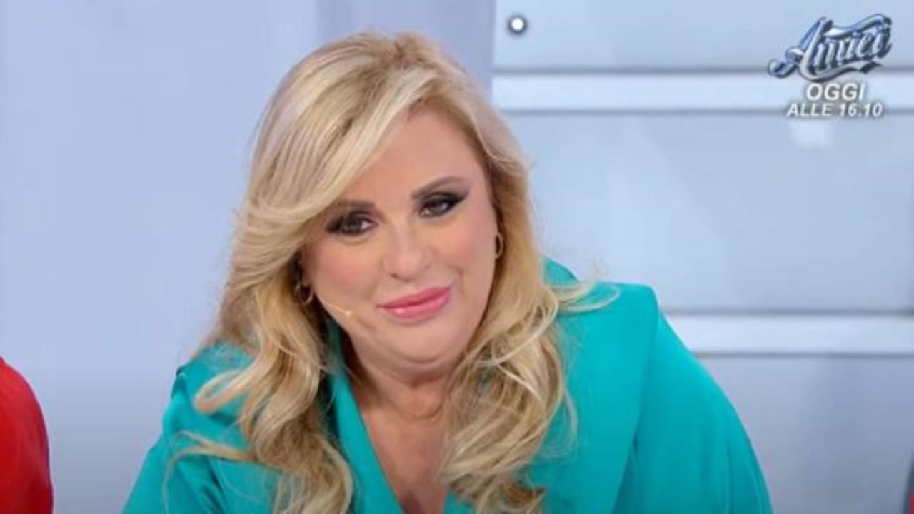 Tina Cipollari negli studi di Uomini e donne