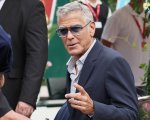 George Clooney acclamato a Venezia: 10 minuti di applausi per il nuovo film Jay Kelly