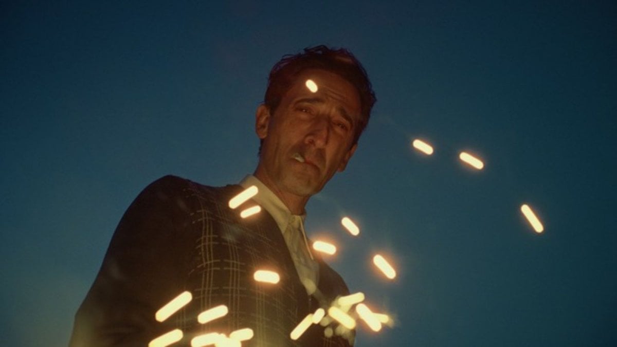 The Brutalist, il dramma sull’arte e la memoria con Adrien Brody debutta in prima TV: da stasera su Sky Cinema The Brutalist, il dramma sull’arte e la memoria con Adrien Brody debutta in prima TV: da stasera su Sky Cinema