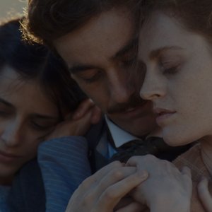 Zvanì Il romanzo famigliare di Giovanni Pascoli: Federico Cesari, Benedetta Porcaroli, Liliana Bottone in una foto