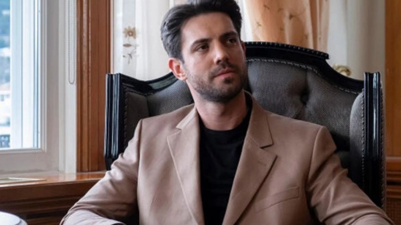 Serkay Tütüncü nel ruolo di İlker Ilgaz