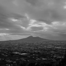 Sotto le nuvole: un'immagine