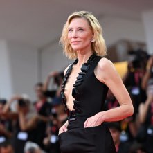 Father Mother Sister Brother: Cate Blanchett sul red carpet di Venezia 82