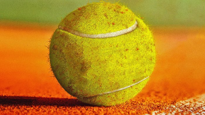 Il maestro, recensione: se Pierfrancesco Favino insegna il valore della sconfitta