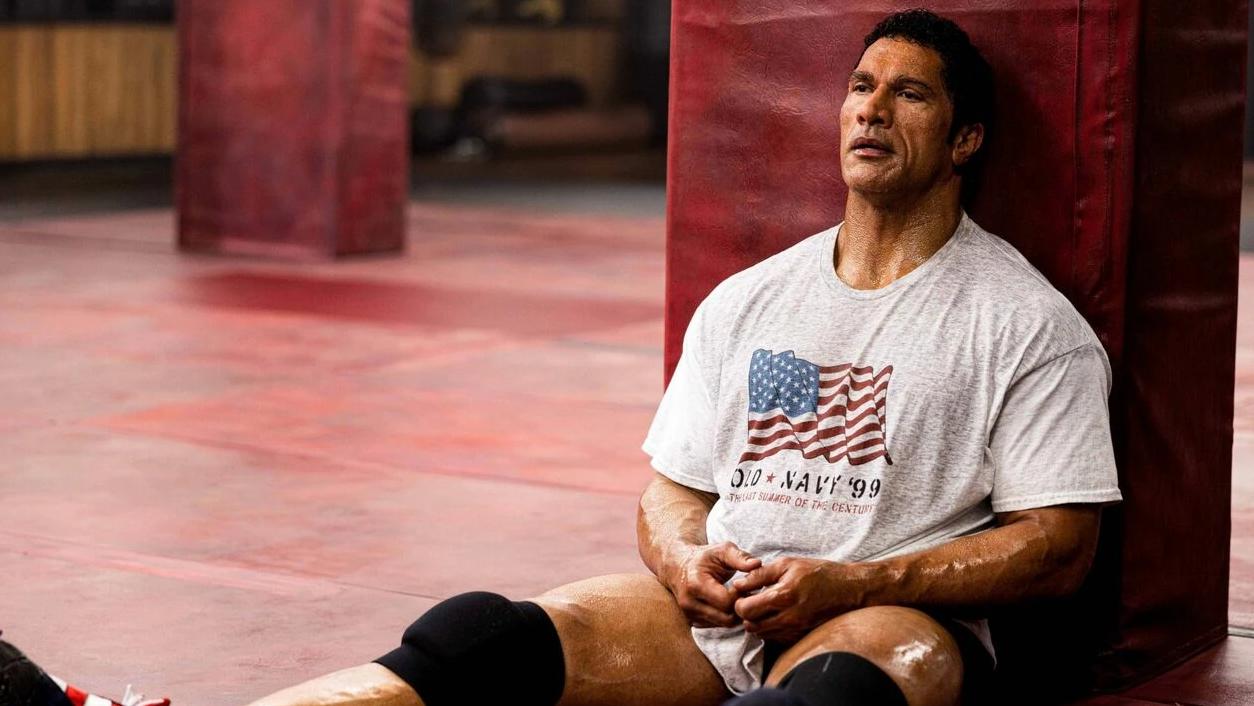 Dwayne Johnson sfinito in The Smashing Machine