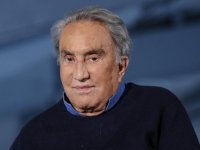 È morto Emilio Fede: il giornalista simbolo della Mediaset di Silvio Berlusconi aveva 94 anni